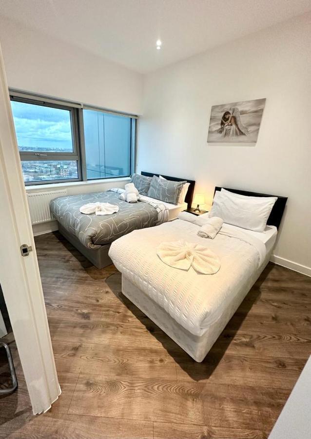 Alarabi Apartments-Two Bedrooms Apartment 克罗伊登 外观 照片