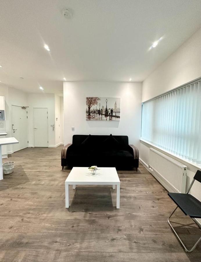 Alarabi Apartments-Two Bedrooms Apartment 克罗伊登 外观 照片